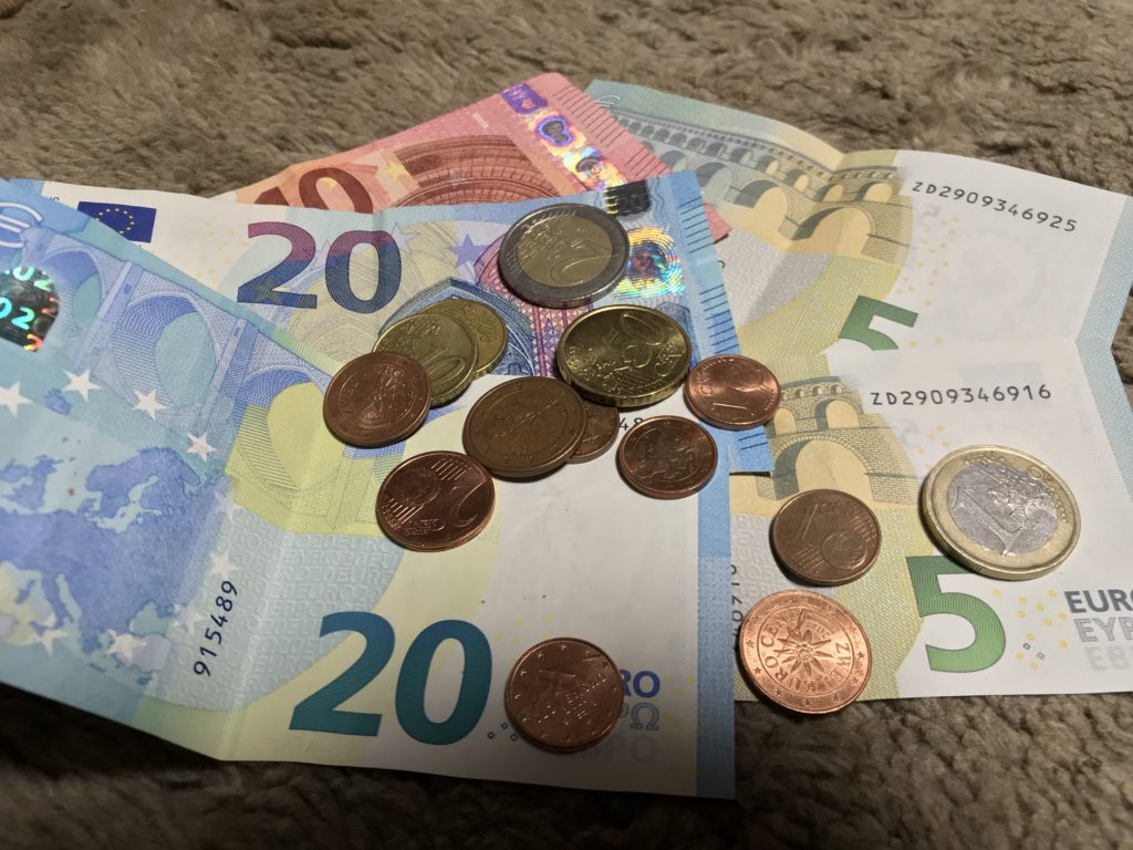 EU域内通貨：ユーロ