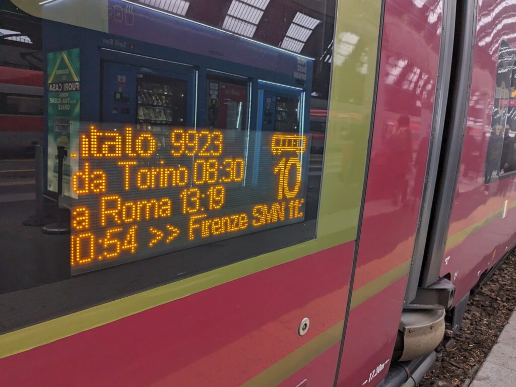 ミラノ中央駅_Italo9923_イタロ_ローマ・テルミニ駅行き