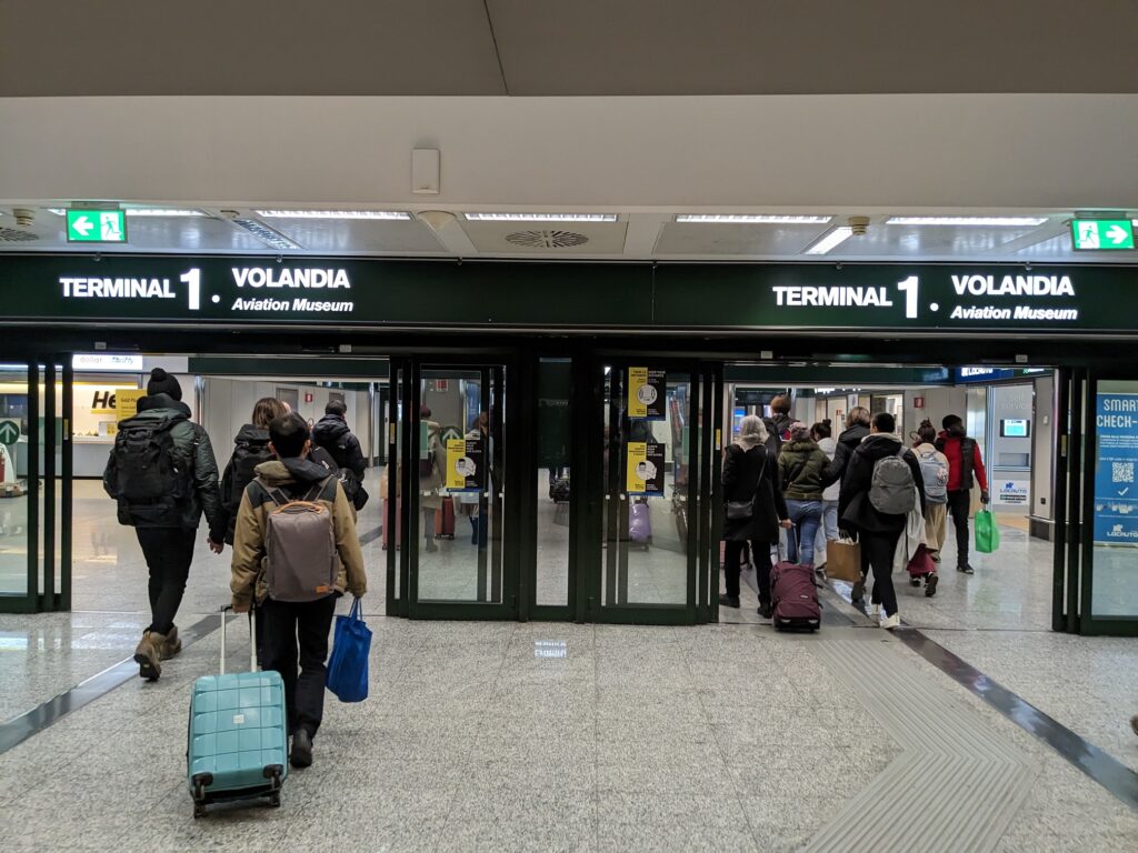 ミラノ・マルペン国際空港_ターミナル1入口